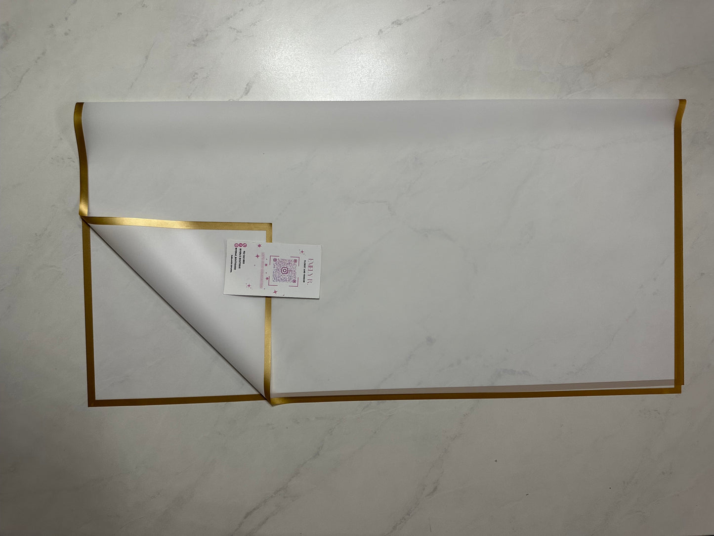 solid w/ gold trim